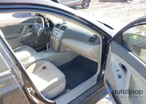 2011 Toyota Camry Le z USA, uszkodzony, nr VIN 4T4BF3EK1BR207979